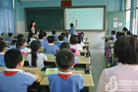 教学课程精彩纷呈 艾博德白板深受好评