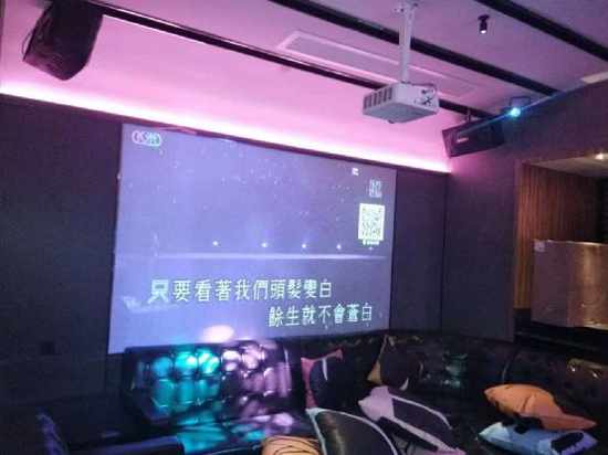 ��������ͶӰ���������ͳKTV����