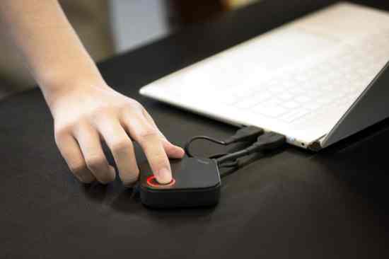 ����Ӧ���㣺�ü׷�һ����������ߴ�����