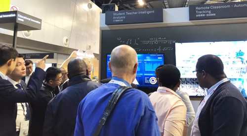 ����ȫ������ȡ�ǻ�У԰�������ٲ��𣬴ٽ�������Ϣ���ĸ